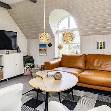 Three-bedroom In Borkop 17 *