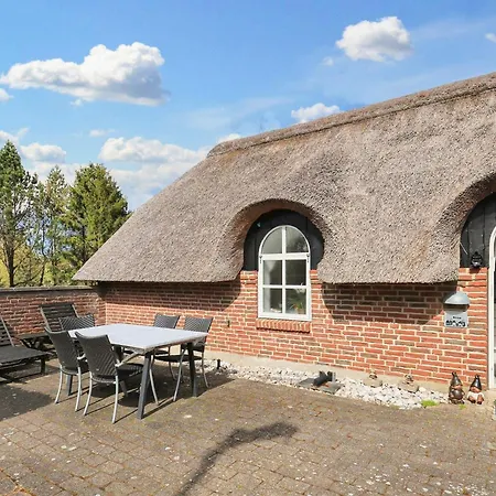 Three-bedroom In Borkop 17 * Jerup
